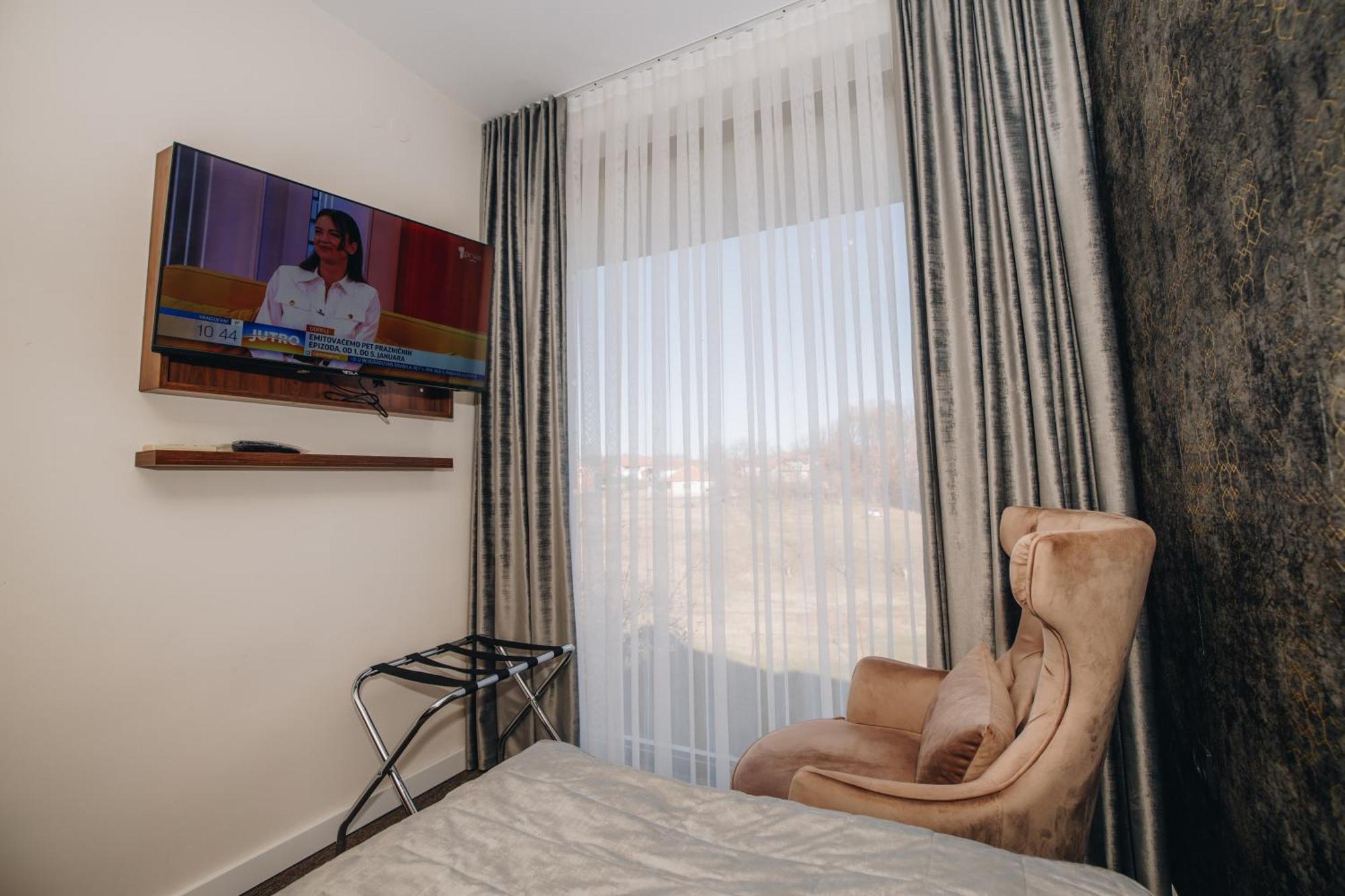Garni Hotel Radovic 크라구예바츠 외부 사진