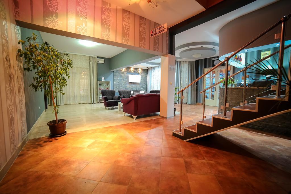 Garni Hotel Radovic 크라구예바츠 외부 사진