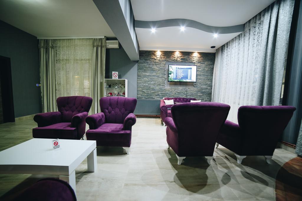 Garni Hotel Radovic 크라구예바츠 외부 사진