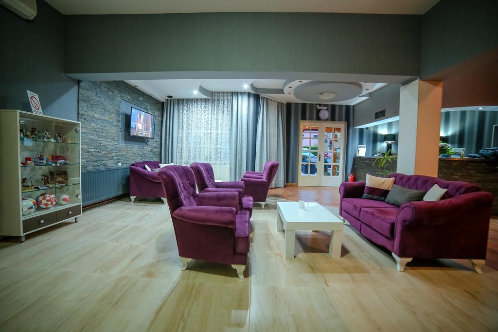 Garni Hotel Radovic 크라구예바츠 외부 사진