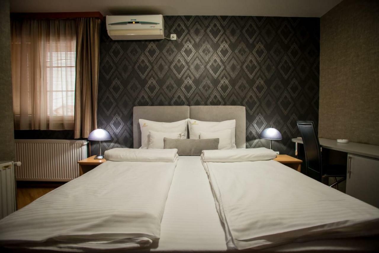 Garni Hotel Radovic 크라구예바츠 외부 사진
